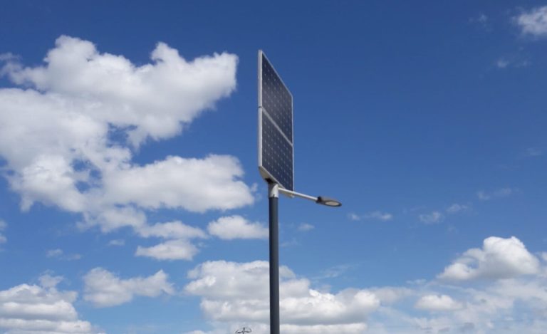 lampy solarne uliczne i parkowe