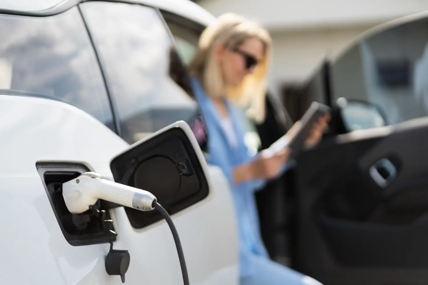 Ładowanie samochodu elektrycznego
