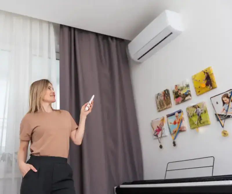 Przyczepa kempingowa z systemem fotowoltaicznym